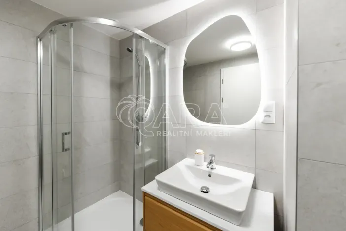 Pronájem bytu 1+kk, Praha, Poděbradská, 31 m2