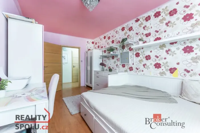 Prodej bytu 3+1, Pardubice - Polabiny, Bělehradská, 78 m2