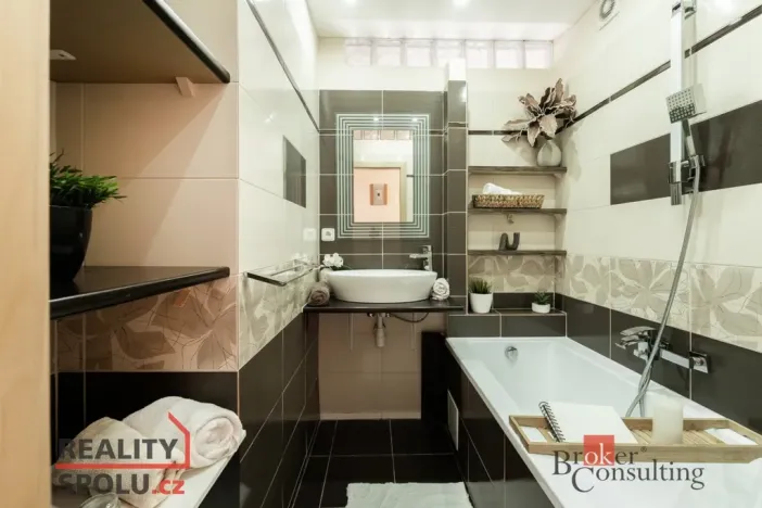 Prodej bytu 3+1, Pardubice - Polabiny, Bělehradská, 78 m2