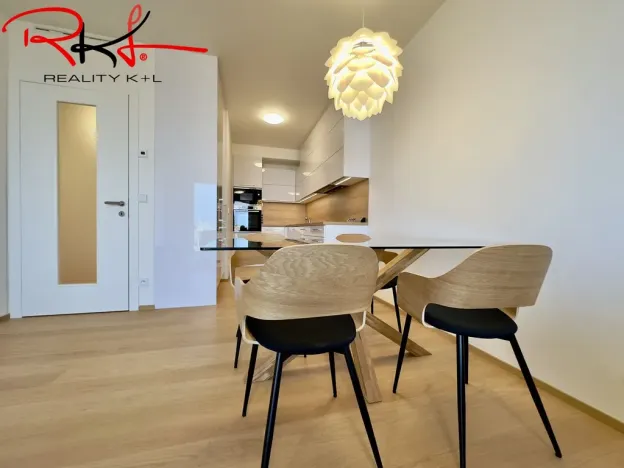 Pronájem bytu 2+kk, Praha, Hodonínská, 55 m2