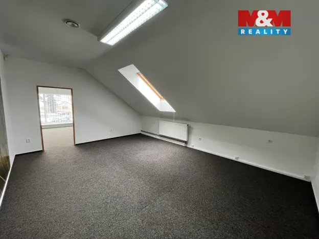 Pronájem obchodního prostoru, Čáslav - Čáslav-Nové Město, Jeníkovská, 165 m2