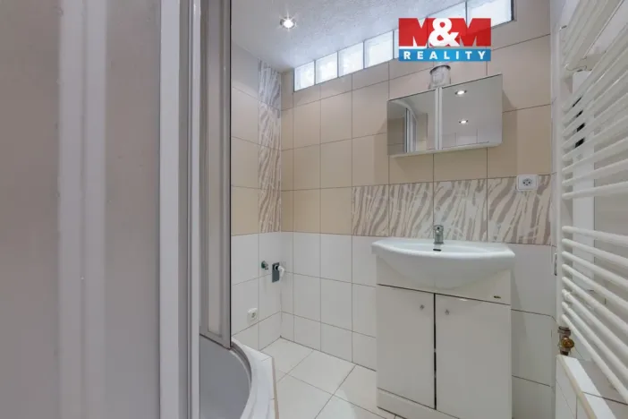 Pronájem bytu 2+1, Cheb, U Stadionu, 60 m2