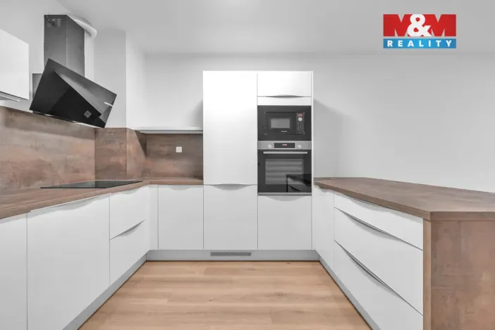 Pronájem bytu 2+kk, Pardubice - Zelené Předměstí, nábřeží Závodu míru, 79 m2