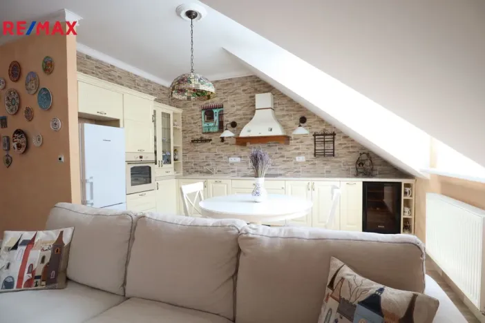 Prodej bytu 2+kk, Karlovy Vary, T. G. Masaryka, 76 m2