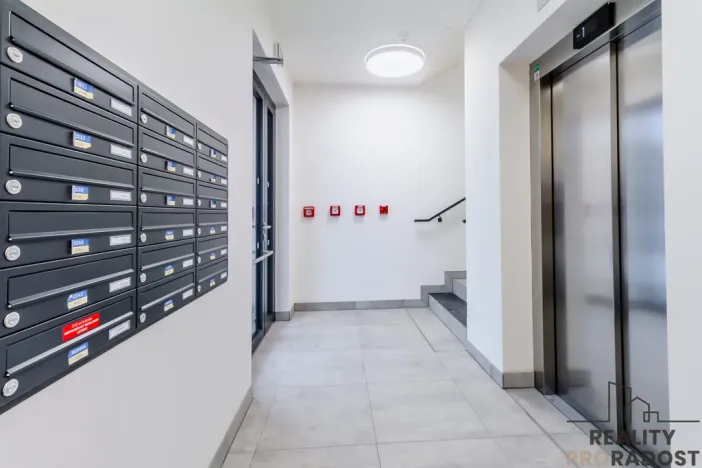 Prodej bytu 1+kk, Kladno, Ke křížku, 30 m2