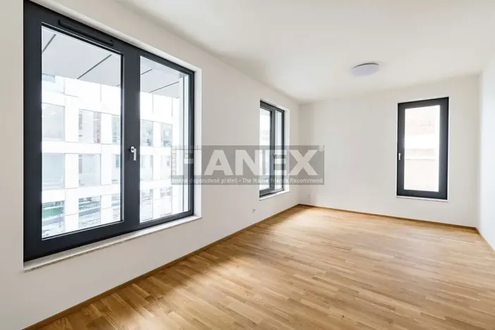 Pronájem bytu 2+kk, Praha - Karlín, Pernerova, 55 m2