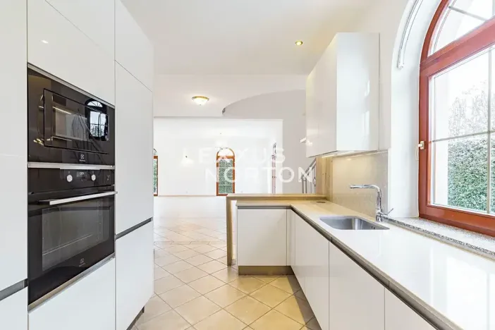 Pronájem vily, Praha - Nebušice, Nebušická, 270 m2