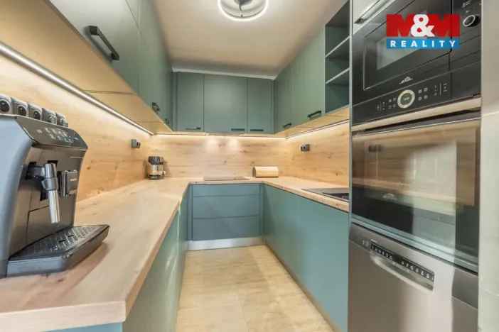 Prodej bytu 3+1, Praha - Bohnice, Dolákova, 74 m2