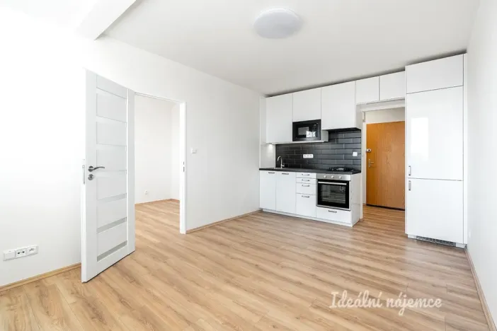 Pronájem bytu 2+kk, Praha - Krč, V Štíhlách, 36 m2