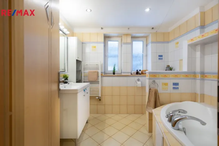 Pronájem bytu 4+1, Most, Jana Opletala, 110 m2