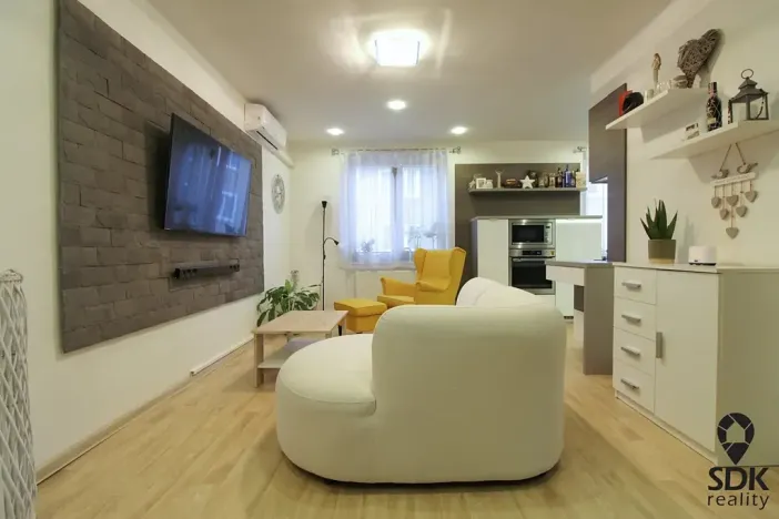 Prodej bytu 2+kk, Břeclav, Dělnická, 51 m2