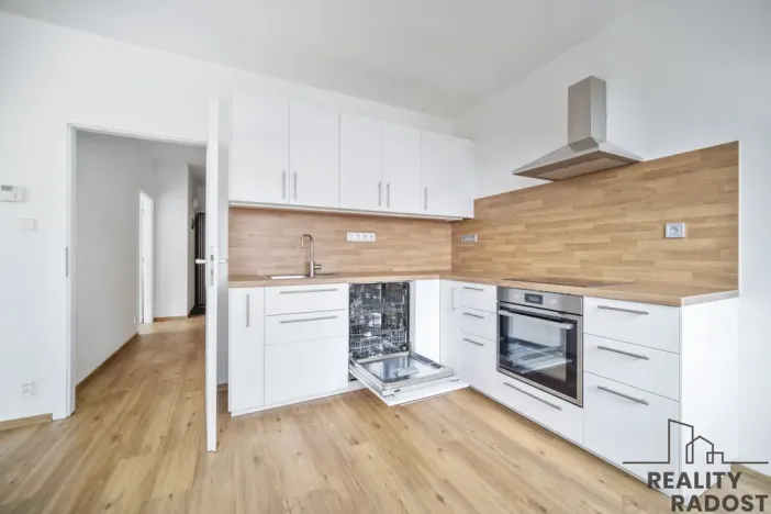 Pronájem bytu 2+kk, Pardubice, nábřeží Závodu míru, 62 m2