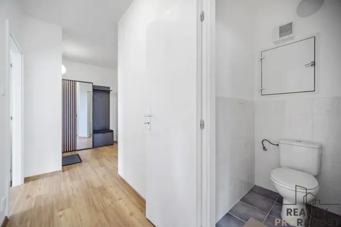 Pronájem bytu 2+kk, Pardubice, nábřeží Závodu míru, 62 m2