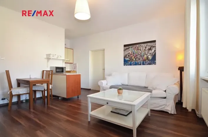 Pronájem bytu 2+kk, Praha - Košíře, Plzeňská, 41 m2