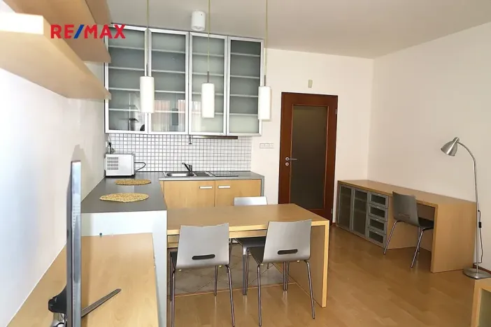 Pronájem bytu 1+kk, Praha - Košíře, Plzeňská, 35 m2