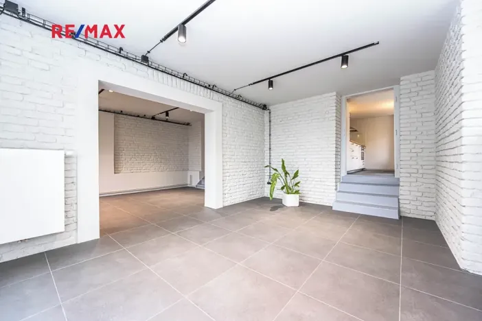 Pronájem kanceláře, Praha - Smíchov, U smíchovského hřbitova, 53 m2