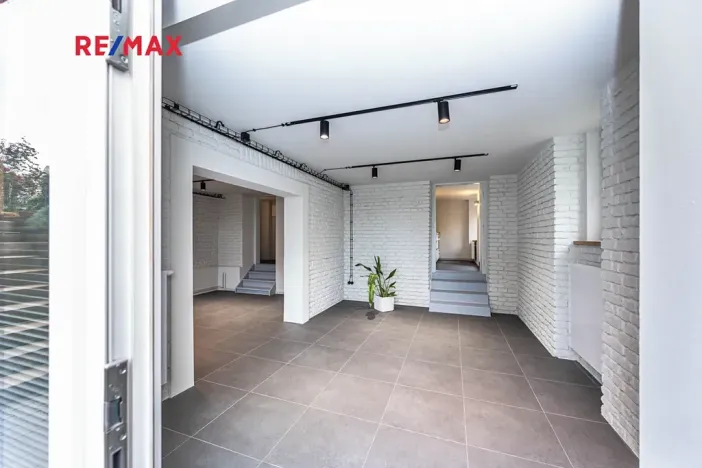 Pronájem kanceláře, Praha - Smíchov, U smíchovského hřbitova, 53 m2