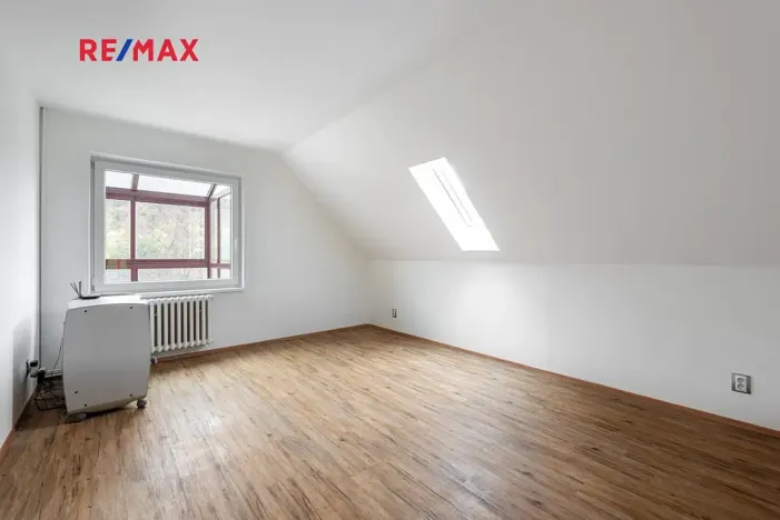 Prodej komerční nemovitosti, Měchenice, Hlavní, 330 m2