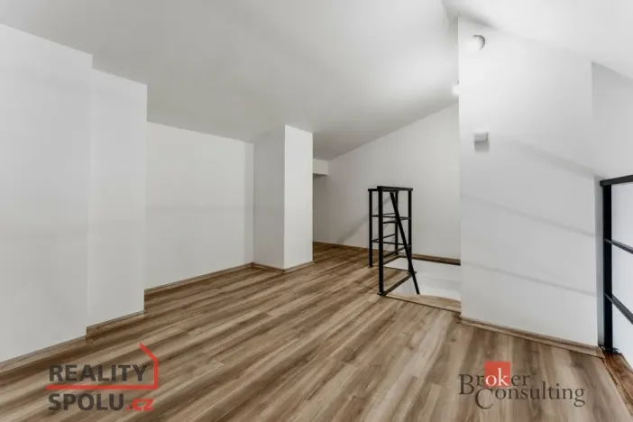 Pronájem bytu 2+kk, Pardubice - Zelené Předměstí, Svobody, 48 m2