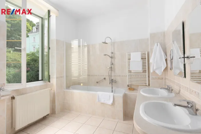 Prodej ubytování, Karlovy Vary, Na Vyhlídce, 1580 m2