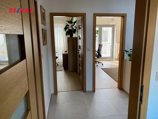 Pronájem rodinného domu, Mukařov, Na Kopci, 103 m2