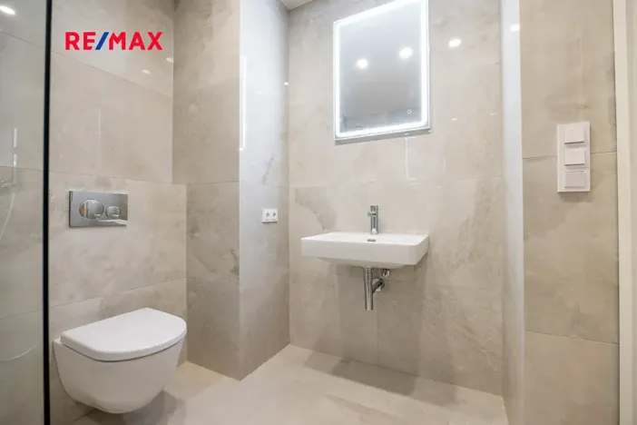 Pronájem bytu 2+kk, Praha - Vinohrady, Záhřebská, 49 m2