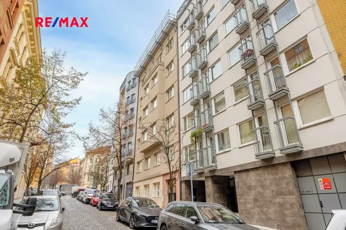 Pronájem bytu 2+kk, Praha - Vinohrady, Záhřebská, 49 m2