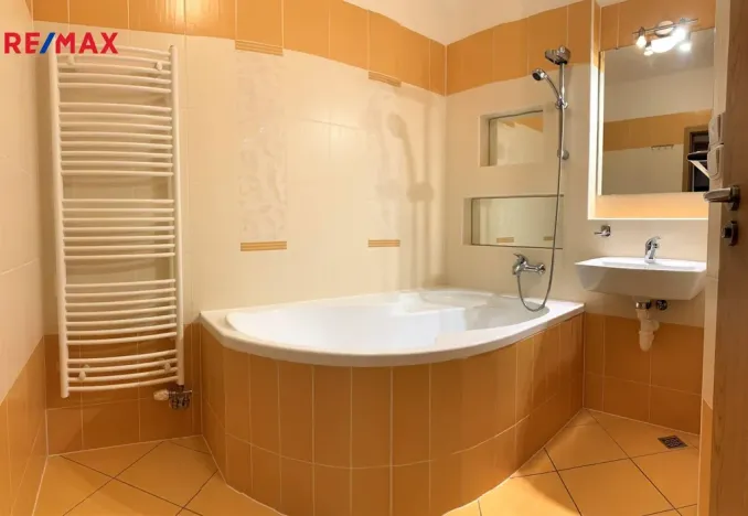 Pronájem bytu 1+kk, Olomouc, Peškova, 45 m2