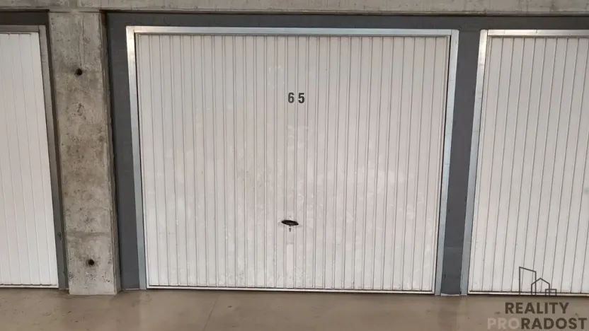 Pronájem garáže, Olomouc, Schweitzerova, 15 m2