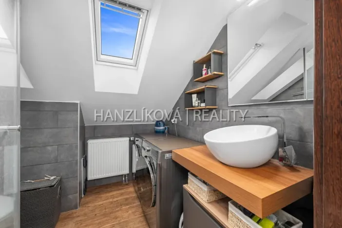 Pronájem bytu 2+1, České Budějovice, Rudolfovská tř., 67 m2