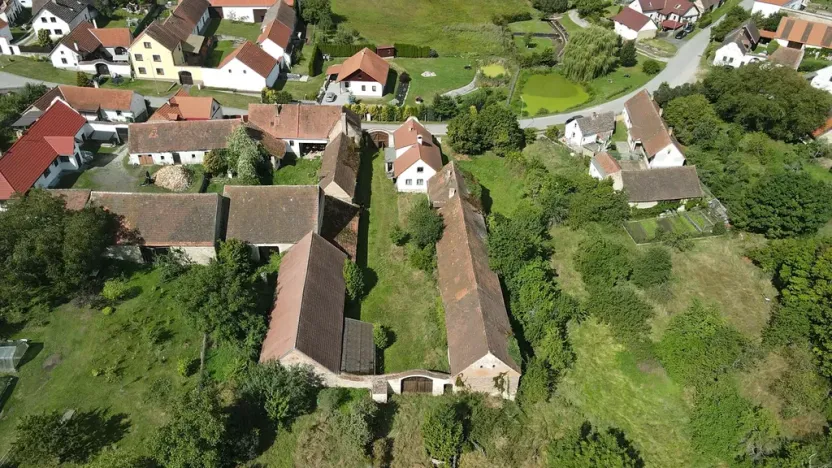 Prodej zemědělské usedlosti, Drhovle, 963 m2