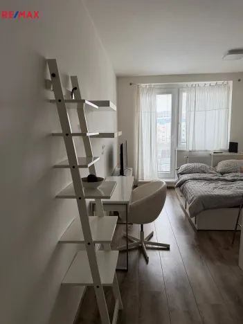 Pronájem bytu 1+kk, Praha - Střížkov, Zakšínská, 28 m2