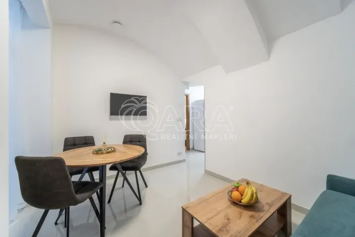 Pronájem bytu 2+kk, Praha - Karlín, Sokolovská, 39 m2