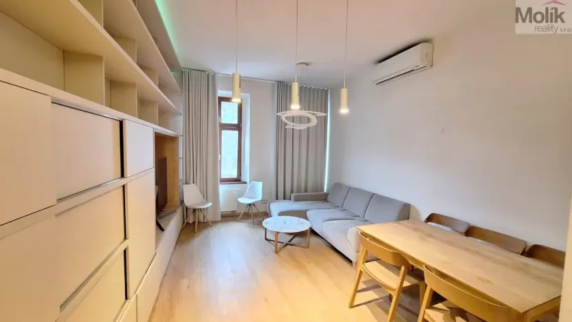 Prodej činžovního domu, Teplice, Laubeho náměstí, 425 m2