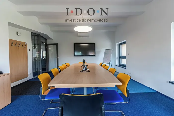 Pronájem kanceláře, Frýdek-Místek, Riegrova, 212 m2