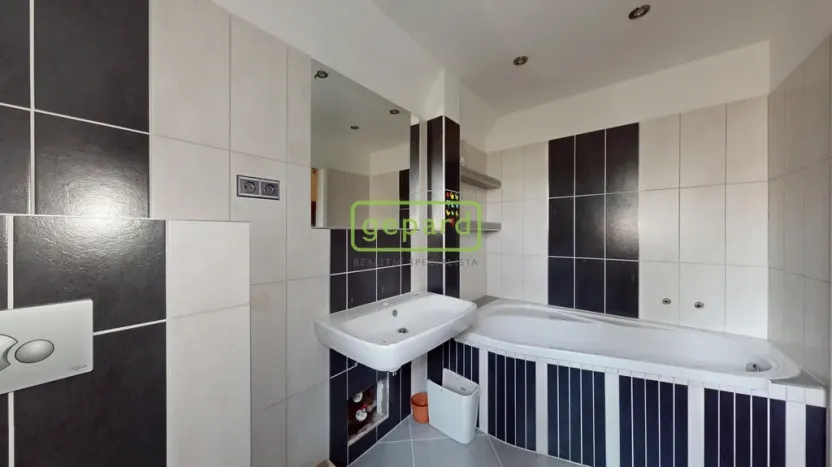 Prodej bytu 2+1, Horní Slavkov, Dlouhá, 57 m2