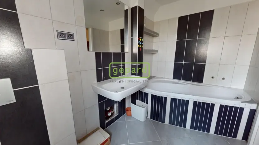 Prodej bytu 2+1, Horní Slavkov, Dlouhá, 57 m2