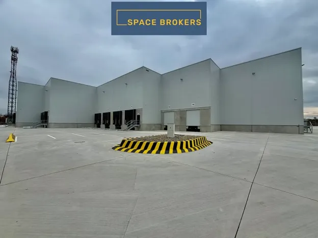 Pronájem skladu, Kozomín, 3500 m2