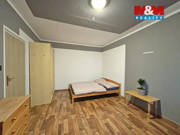 Pronájem bytu 1+1, Trutnov - Střední Předměstí, Papírenská, 34 m2