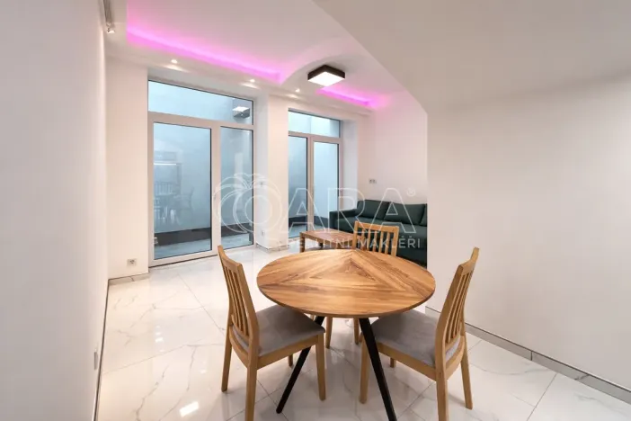 Pronájem bytu 2+kk, Praha - Karlín, Sokolovská, 48 m2