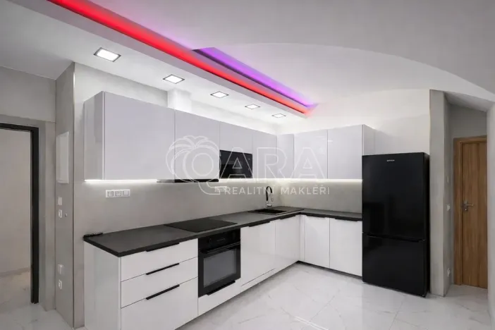 Pronájem bytu 2+kk, Praha - Karlín, Sokolovská, 48 m2