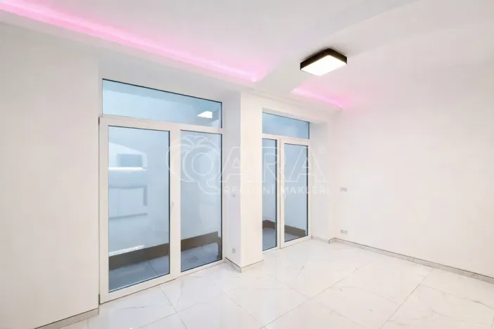 Pronájem bytu 2+kk, Praha - Karlín, Sokolovská, 48 m2