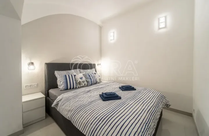 Pronájem bytu 2+kk, Praha - Karlín, Sokolovská, 48 m2