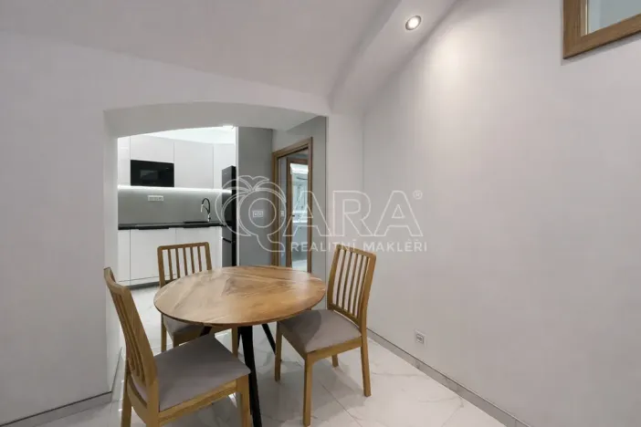 Pronájem bytu 2+kk, Praha - Karlín, Sokolovská, 48 m2