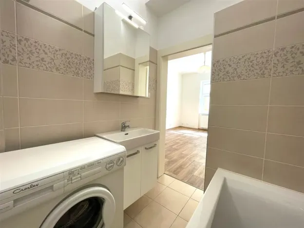 Pronájem bytu 2+kk, Praha - Nusle, U křížku, 37 m2