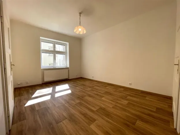 Pronájem bytu 2+kk, Praha - Nusle, U křížku, 37 m2