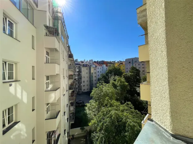 Pronájem bytu 2+kk, Praha - Nusle, U křížku, 37 m2