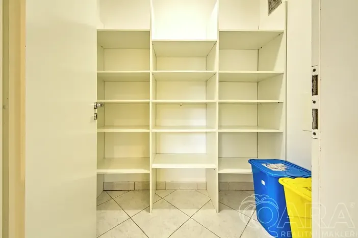 Pronájem rodinného domu, Dolní Břežany, V Úvozu, 380 m2