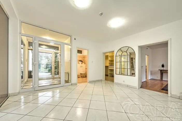 Pronájem rodinného domu, Dolní Břežany, V Úvozu, 380 m2