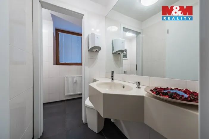 Pronájem restaurace, Praha - Žižkov, Roháčova, 616 m2